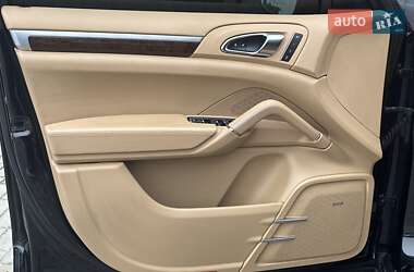 Внедорожник / Кроссовер Porsche Cayenne 2013 в 