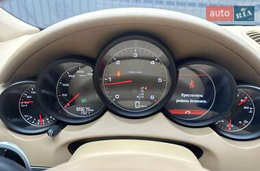 Внедорожник / Кроссовер Porsche Cayenne 2013 в 