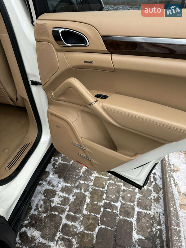 Позашляховик / Кросовер Porsche Cayenne 2010 в Диканьці