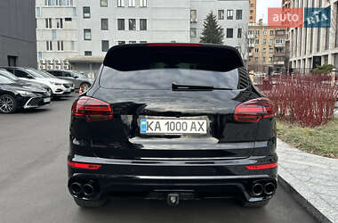 Внедорожник / Кроссовер Porsche Cayenne 2016 в 