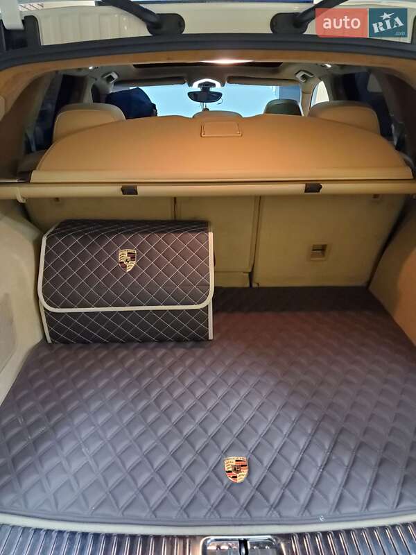 Внедорожник / Кроссовер Porsche Cayenne 2011 в Запорожье