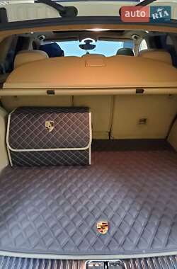 Внедорожник / Кроссовер Porsche Cayenne 2011 в 