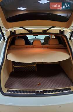 Внедорожник / Кроссовер Porsche Cayenne 2011 в 