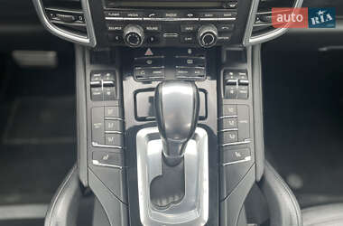 Позашляховик / Кросовер Porsche Cayenne 2011 в 