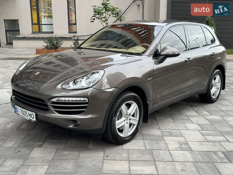 Внедорожник / Кроссовер Porsche Cayenne 2012 в Киеве