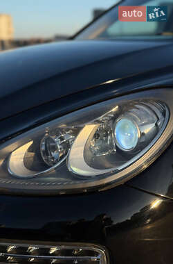 Позашляховик / Кросовер Porsche Cayenne 2012 в Чернівцях