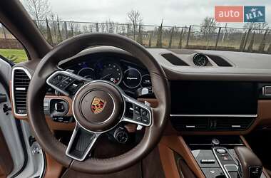 Позашляховик / Кросовер Porsche Cayenne 2019 в 