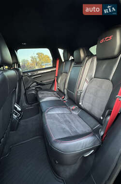 Внедорожник / Кроссовер Porsche Cayenne 2017 в 
