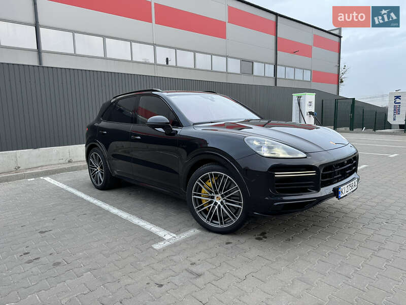 Внедорожник / Кроссовер Porsche Cayenne 2020 в 