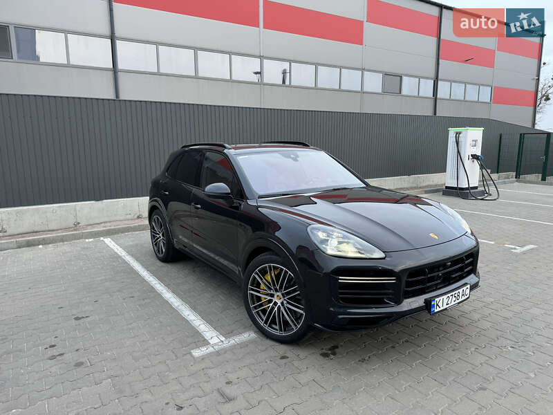 Внедорожник / Кроссовер Porsche Cayenne 2020 в Киеве
