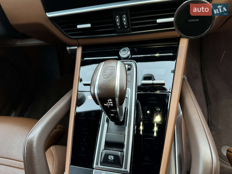 Внедорожник / Кроссовер Porsche Cayenne 2020 в Киеве