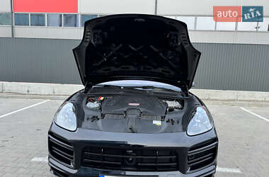 Внедорожник / Кроссовер Porsche Cayenne 2020 в 