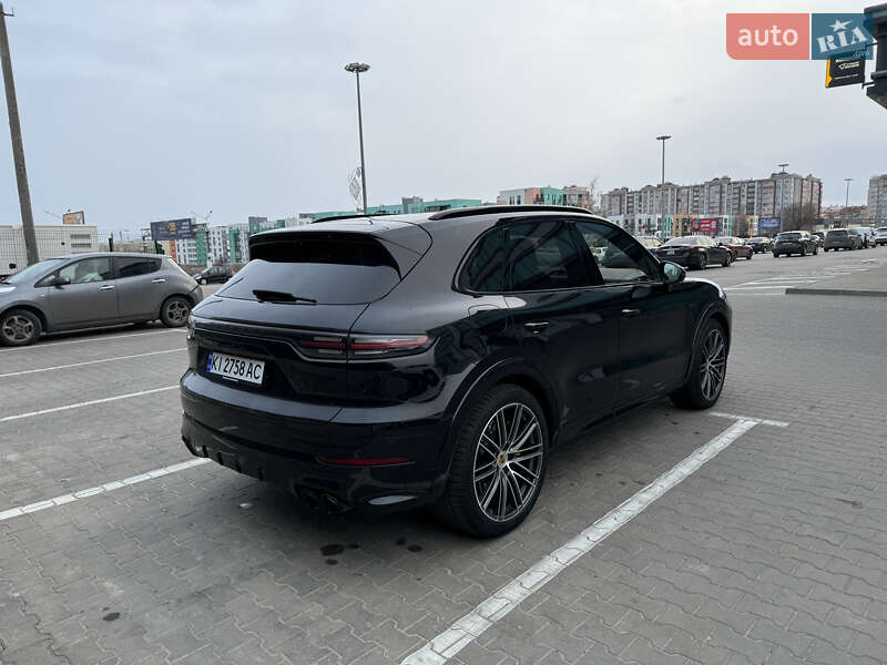 Внедорожник / Кроссовер Porsche Cayenne 2020 в Киеве