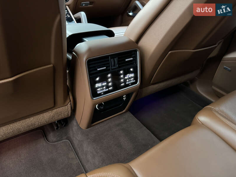 Внедорожник / Кроссовер Porsche Cayenne 2020 в Киеве