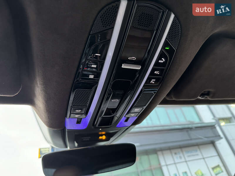 Внедорожник / Кроссовер Porsche Cayenne 2020 в Киеве