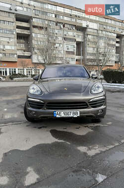 Позашляховик / Кросовер Porsche Cayenne 2012 в 