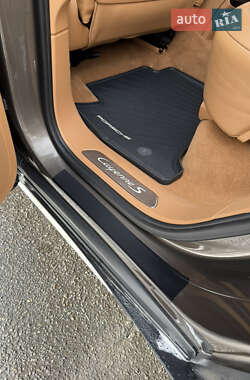 Позашляховик / Кросовер Porsche Cayenne 2012 в 
