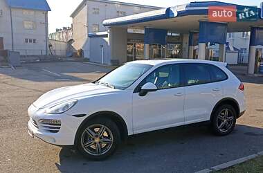 Внедорожник / Кроссовер Porsche Cayenne 2012 в 