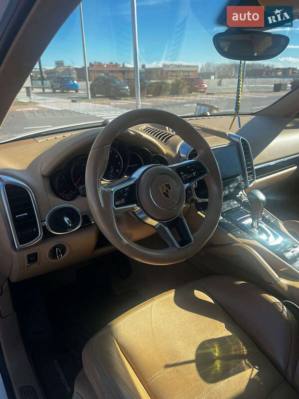 Позашляховик / Кросовер Porsche Cayenne 2016 в Дніпрі фото 6 Позашляховик / Кросовер Porsche Cayenne 2016 в Дніпрі