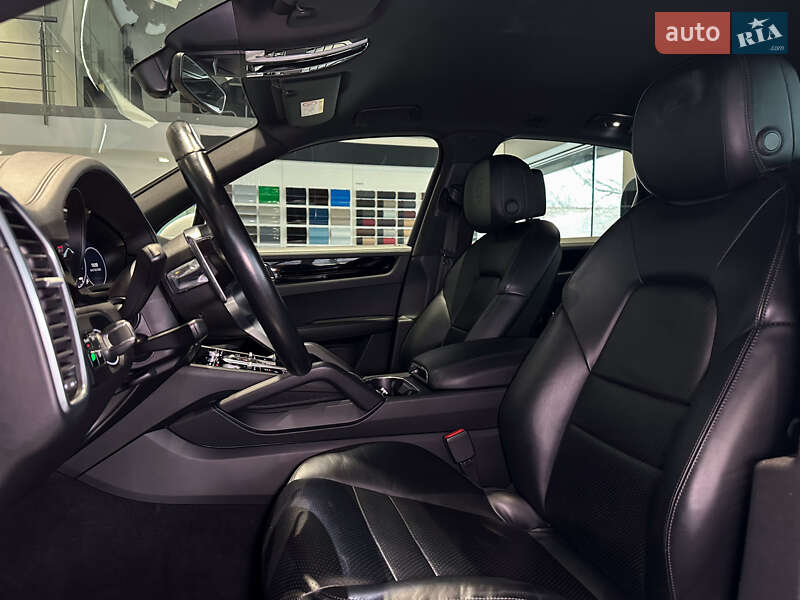 Внедорожник / Кроссовер Porsche Cayenne 2018 в Одессе