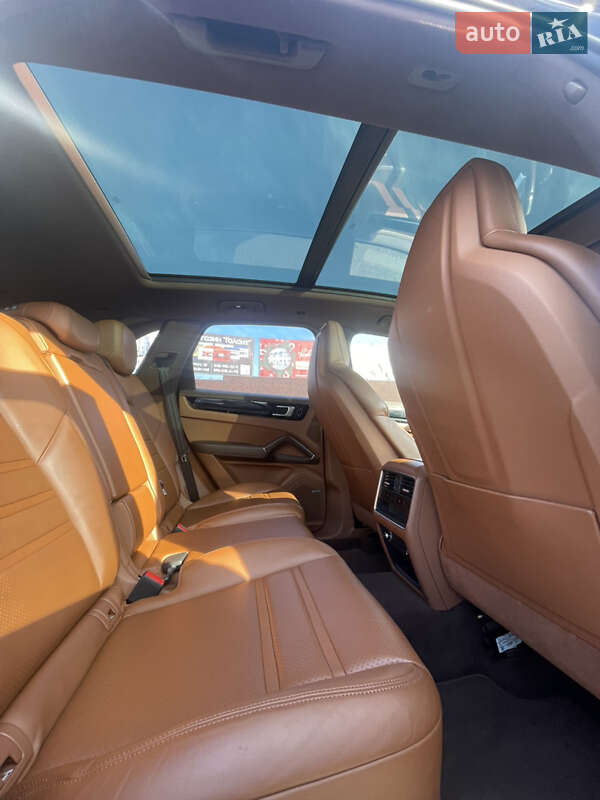Позашляховик / Кросовер Porsche Cayenne 2020 в Києві