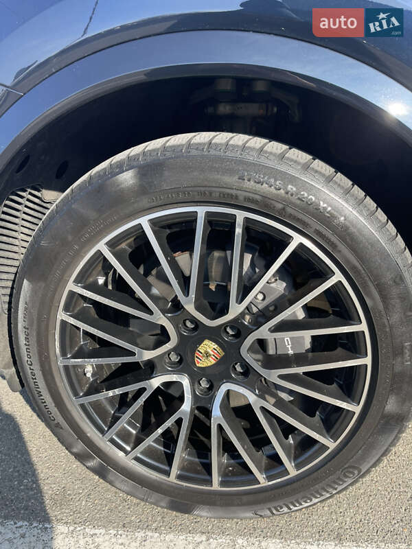 Позашляховик / Кросовер Porsche Cayenne 2020 в Києві