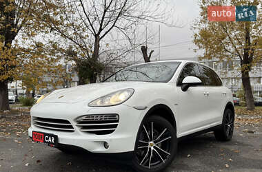 Внедорожник / Кроссовер Porsche Cayenne 2014 в Киеве