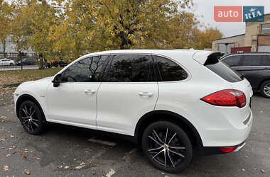 Внедорожник / Кроссовер Porsche Cayenne 2014 в Киеве