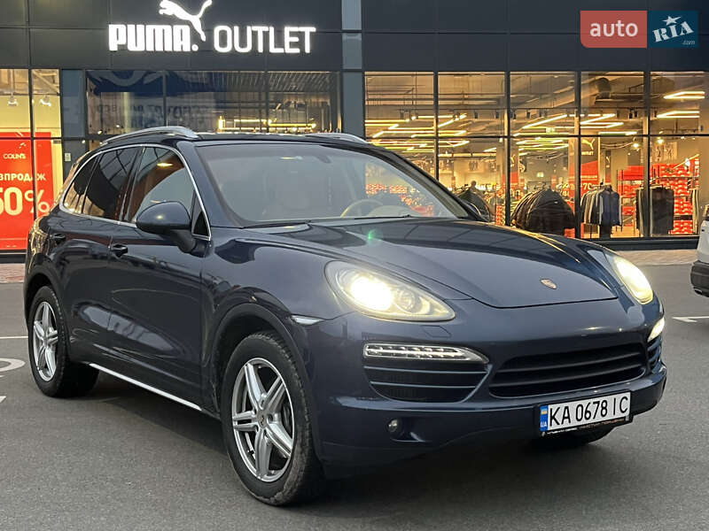 Внедорожник / Кроссовер Porsche Cayenne 2012 в Киеве