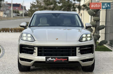 Внедорожник / Кроссовер Porsche Cayenne 2024 в 