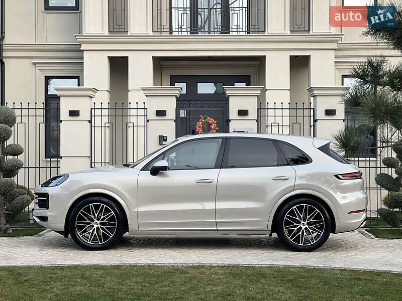 Внедорожник / Кроссовер Porsche Cayenne 2024 в Одессе