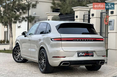 Внедорожник / Кроссовер Porsche Cayenne 2024 в 
