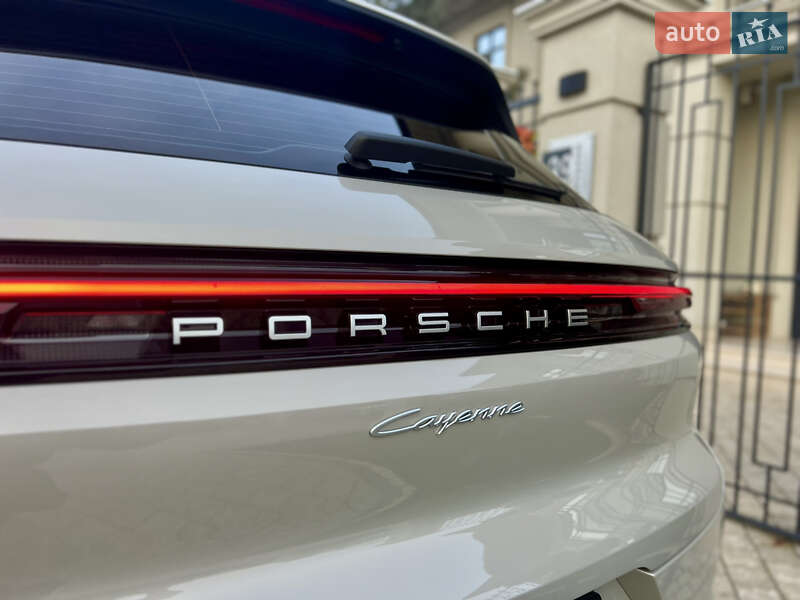 Внедорожник / Кроссовер Porsche Cayenne 2024 в Одессе