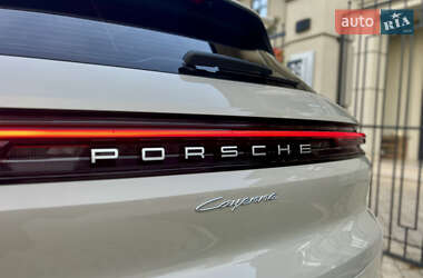 Внедорожник / Кроссовер Porsche Cayenne 2024 в 