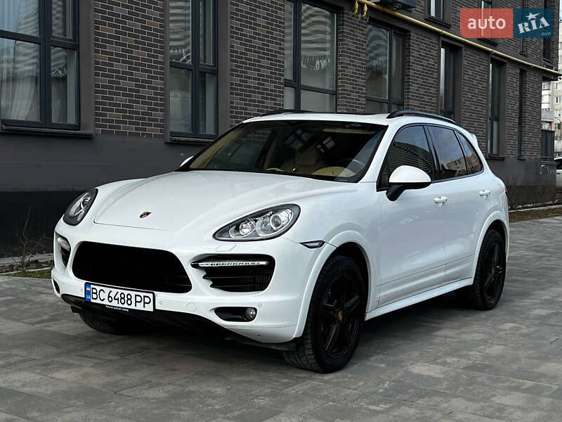 Внедорожник / Кроссовер Porsche Cayenne 2014 в 
