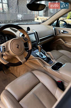 Внедорожник / Кроссовер Porsche Cayenne 2014 в 