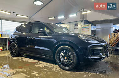 Внедорожник / Кроссовер Porsche Cayenne 2020 в Киеве