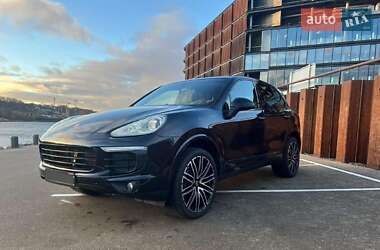 Внедорожник / Кроссовер Porsche Cayenne 2015 в Киеве