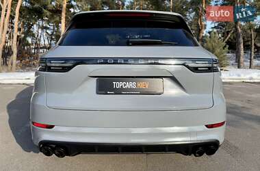 Позашляховик / Кросовер Porsche Cayenne 2018 в 