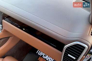Позашляховик / Кросовер Porsche Cayenne 2018 в 