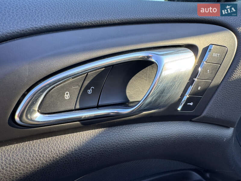 Внедорожник / Кроссовер Porsche Cayenne 2015 в Киеве