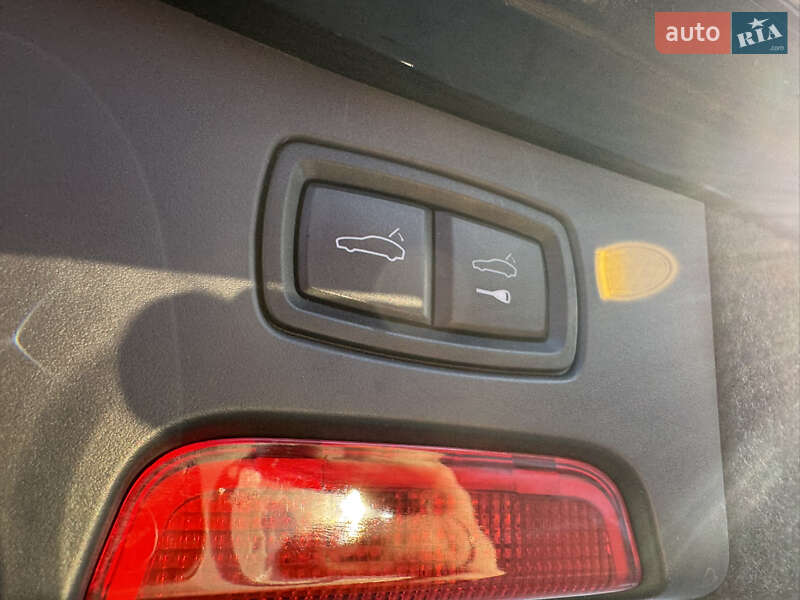 Внедорожник / Кроссовер Porsche Cayenne 2015 в Киеве