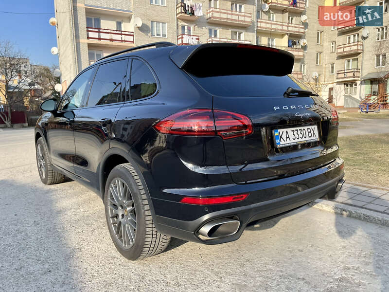 Внедорожник / Кроссовер Porsche Cayenne 2016 в Самборе