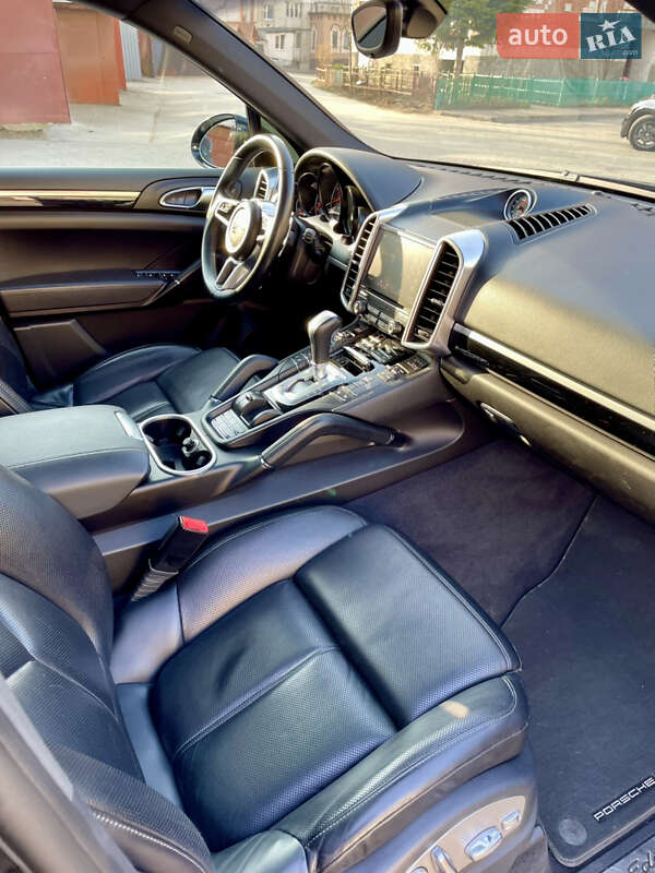 Внедорожник / Кроссовер Porsche Cayenne 2016 в Самборе фото 39 Внедорожник / Кроссовер Porsche Cayenne 2016 в Самборе