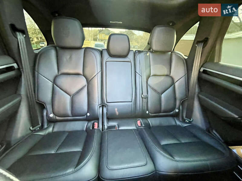 Внедорожник / Кроссовер Porsche Cayenne 2016 в Самборе фото 42 Внедорожник / Кроссовер Porsche Cayenne 2016 в Самборе