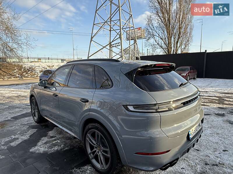 Внедорожник / Кроссовер Porsche Cayenne 2023 в Киеве