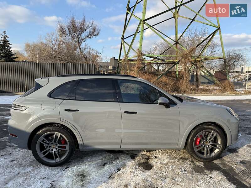 Внедорожник / Кроссовер Porsche Cayenne 2023 в Киеве