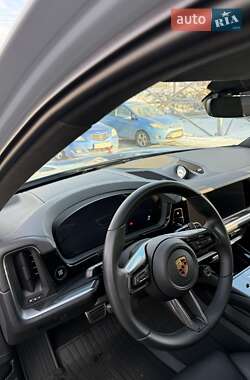Внедорожник / Кроссовер Porsche Cayenne 2023 в 
