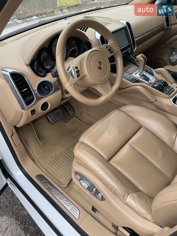 Позашляховик / Кросовер Porsche Cayenne 2012 в Києві