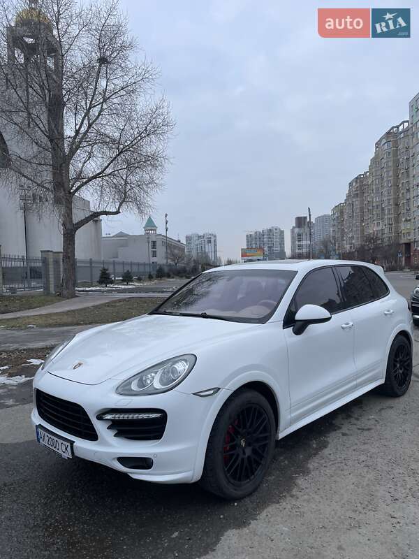 Позашляховик / Кросовер Porsche Cayenne 2012 в Києві